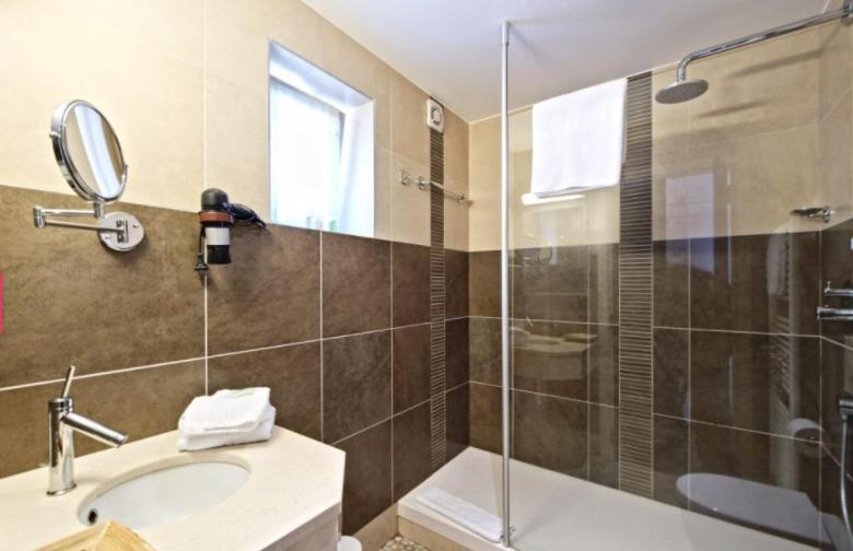 Hotel Saint-Amour Дюрби Екстериор снимка
